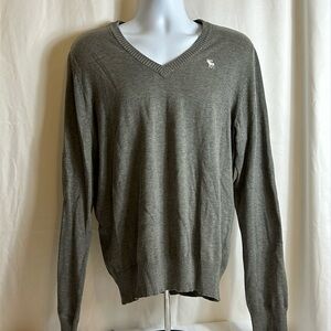 Abercrombie and Fitch Men’s Size Large Gray Long Sleeve V Neck Pullover Sweater